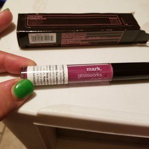 Avon ~ mark ~ Glossworks ~ Lip Gloss ~ Voila